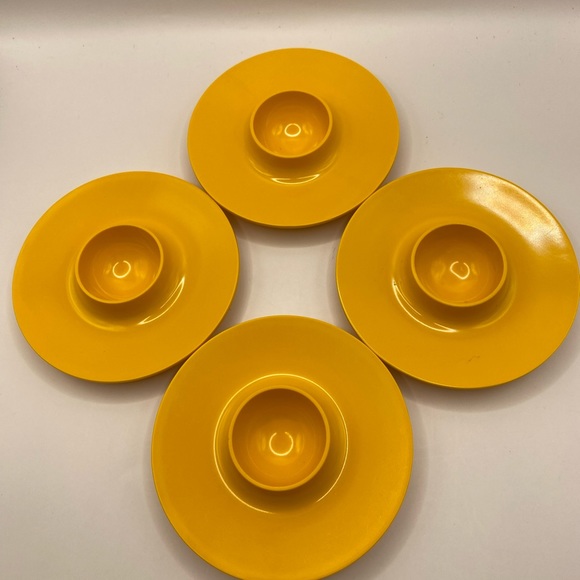 Rosti Mepal egg cups in yellow. Vintage melamine - Picture 6 of 8